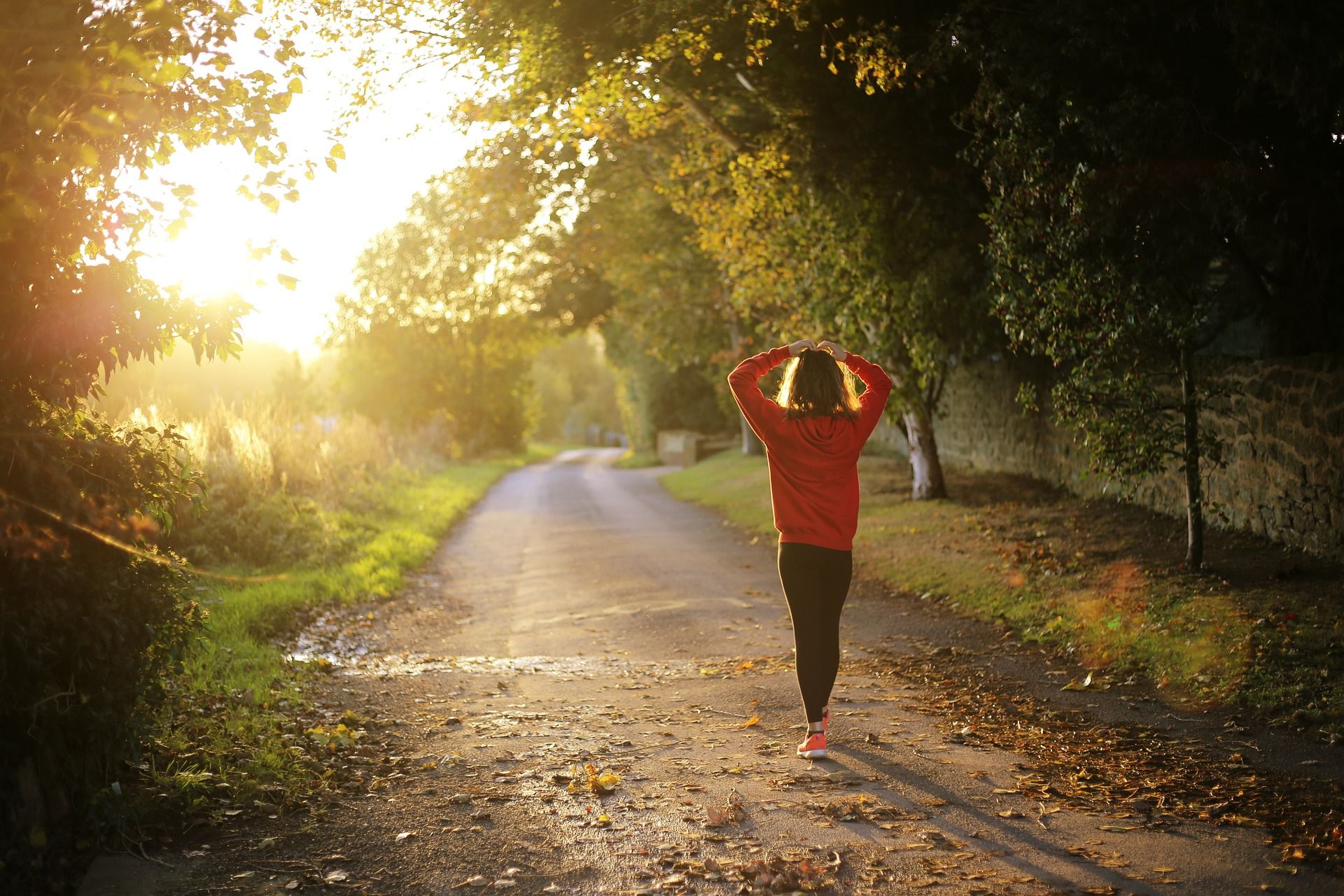 Gesundheitswandern ist Wandern mit Motto und kleinen Übungen